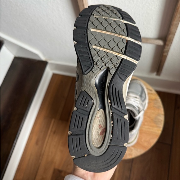 New Balance W990GL4 Grey/Castlerock Leather/Mesh Women's Sz: 8 - Picture 11 of 14